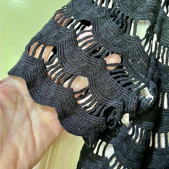 KATE SPADE Short Sleeve Scalloped Crochet Blouse Black Women’s Size 0 - Picture 4 of 7